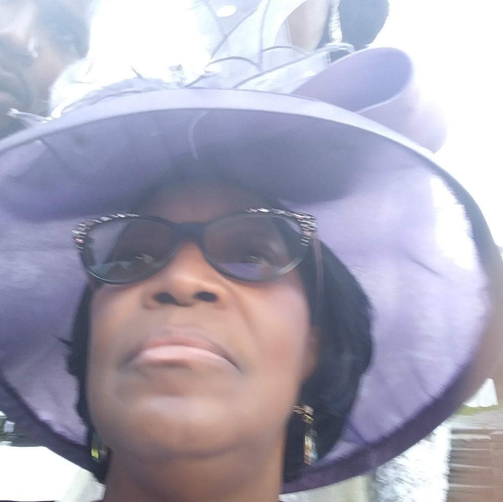 Meet your Posher, Linda